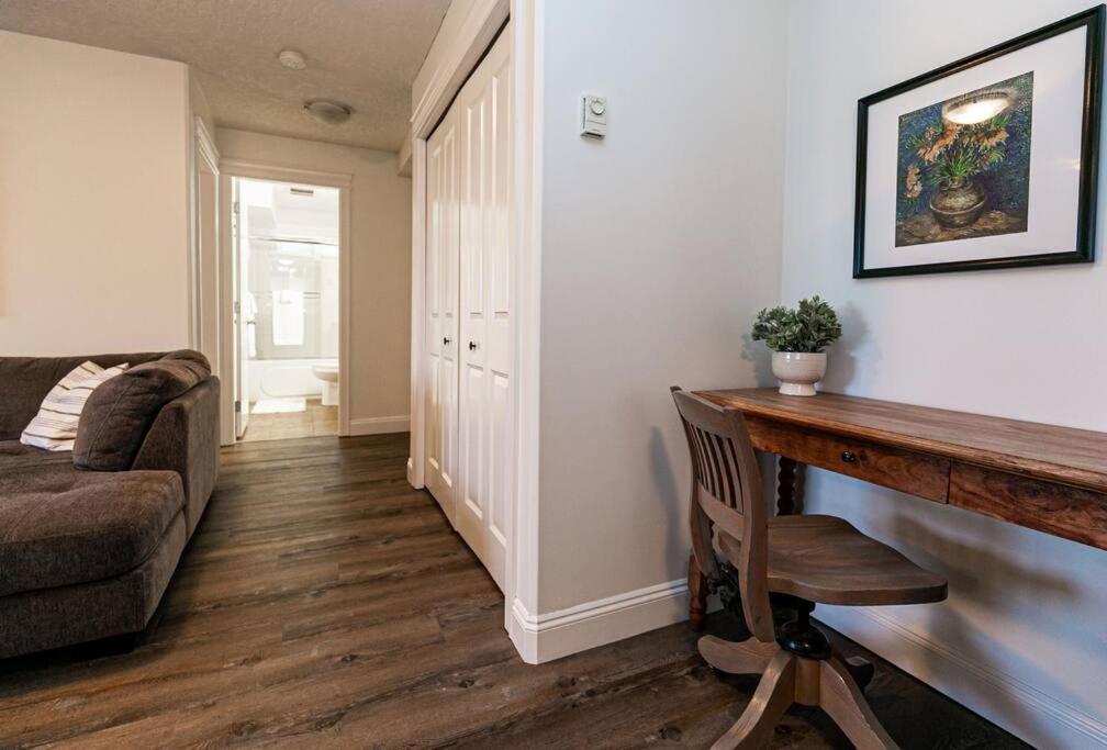빅토리아 Cozy Renovated Oasis W Private Terrace & Parking 빌라 외부 사진