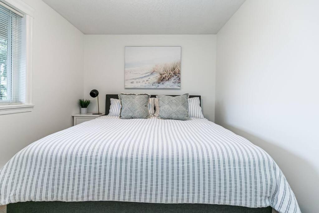빅토리아 Cozy Renovated Oasis W Private Terrace & Parking 빌라 외부 사진